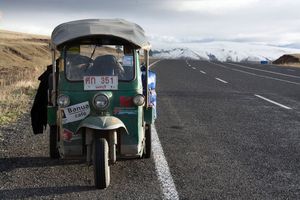 Sníh nám připadal podezřelý - cedulka 2216 m.n.m. nás dost překvapila